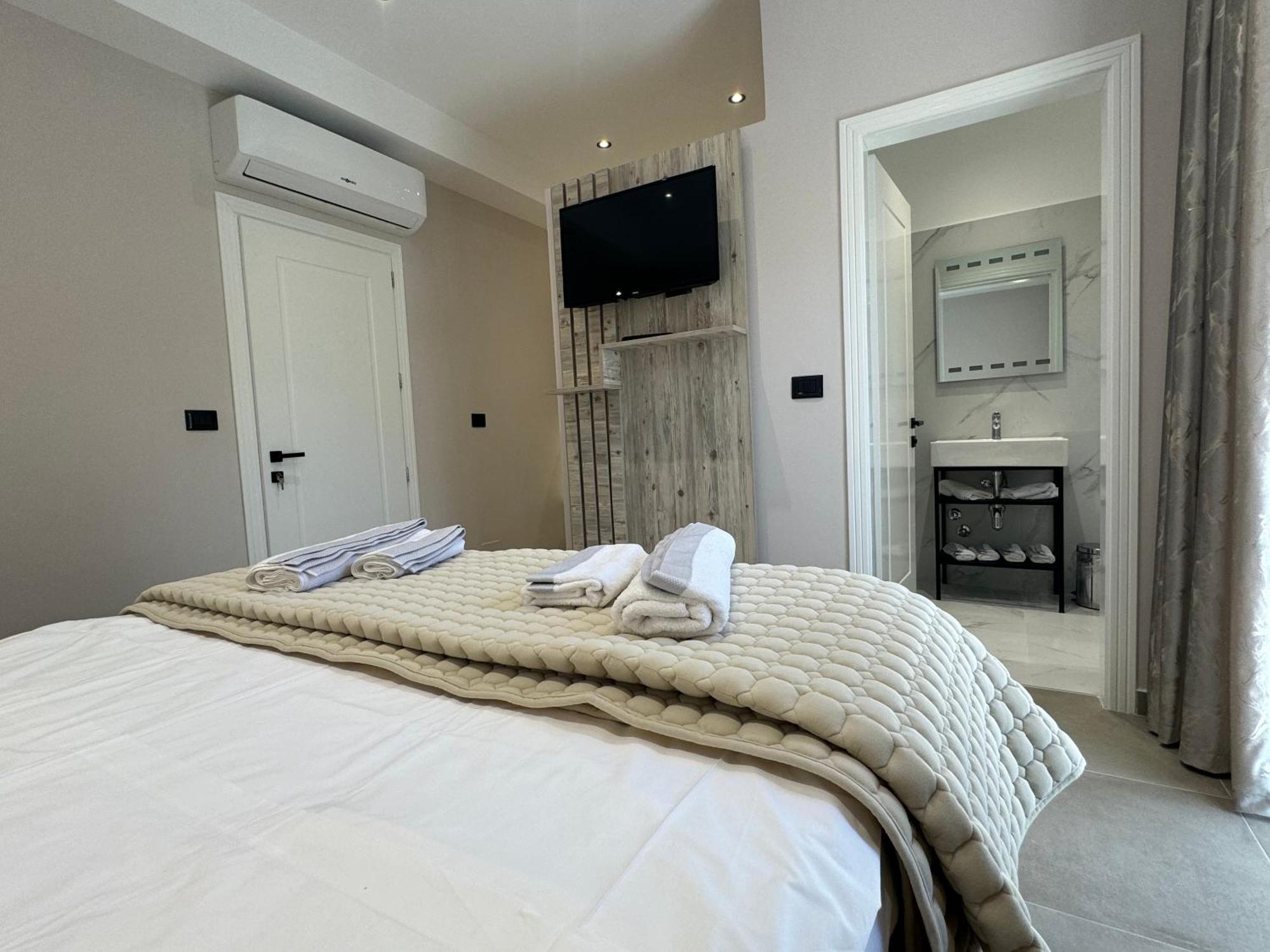 Hotel Kseal Permet Luaran gambar