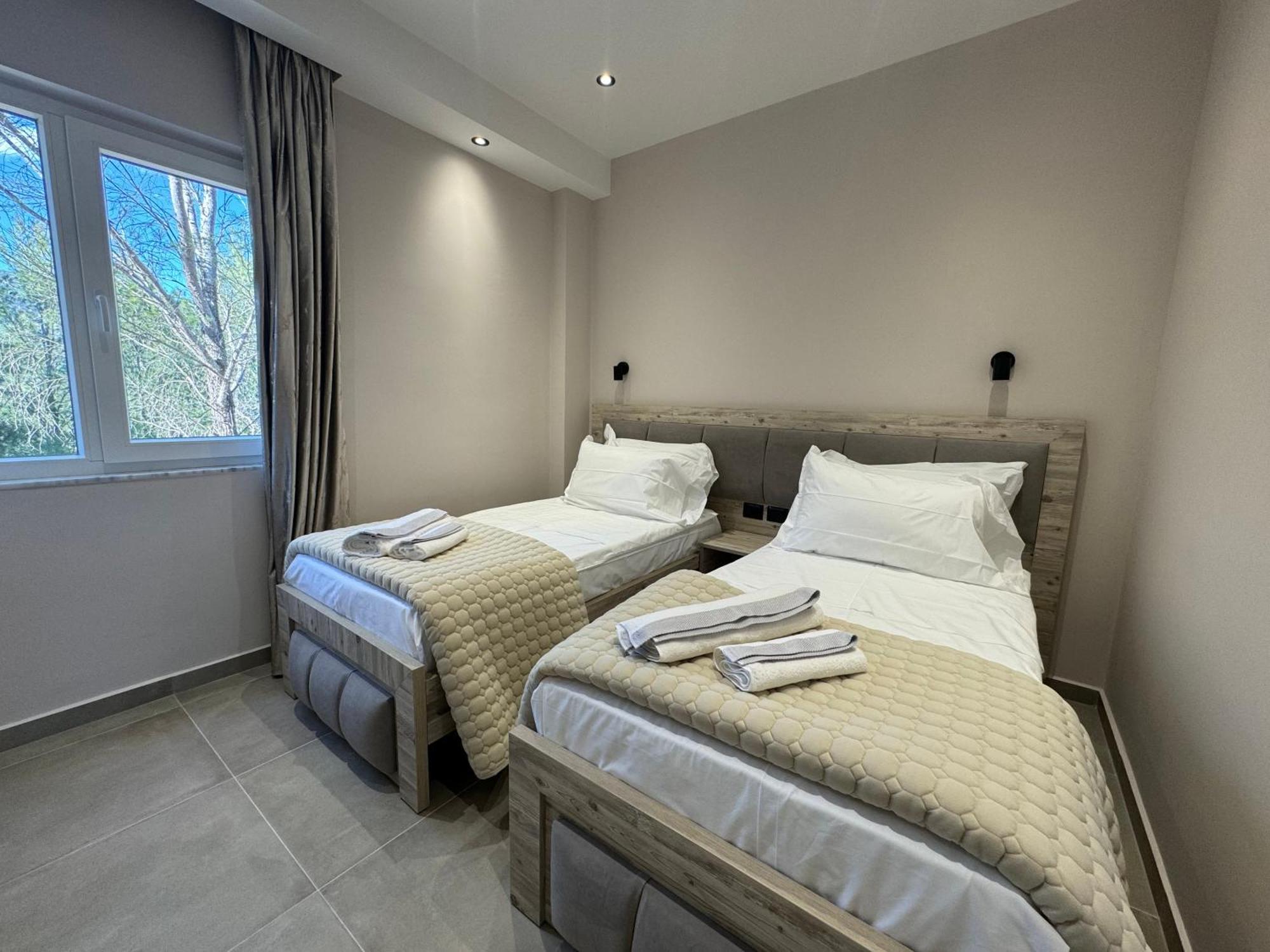 Hotel Kseal Permet Luaran gambar