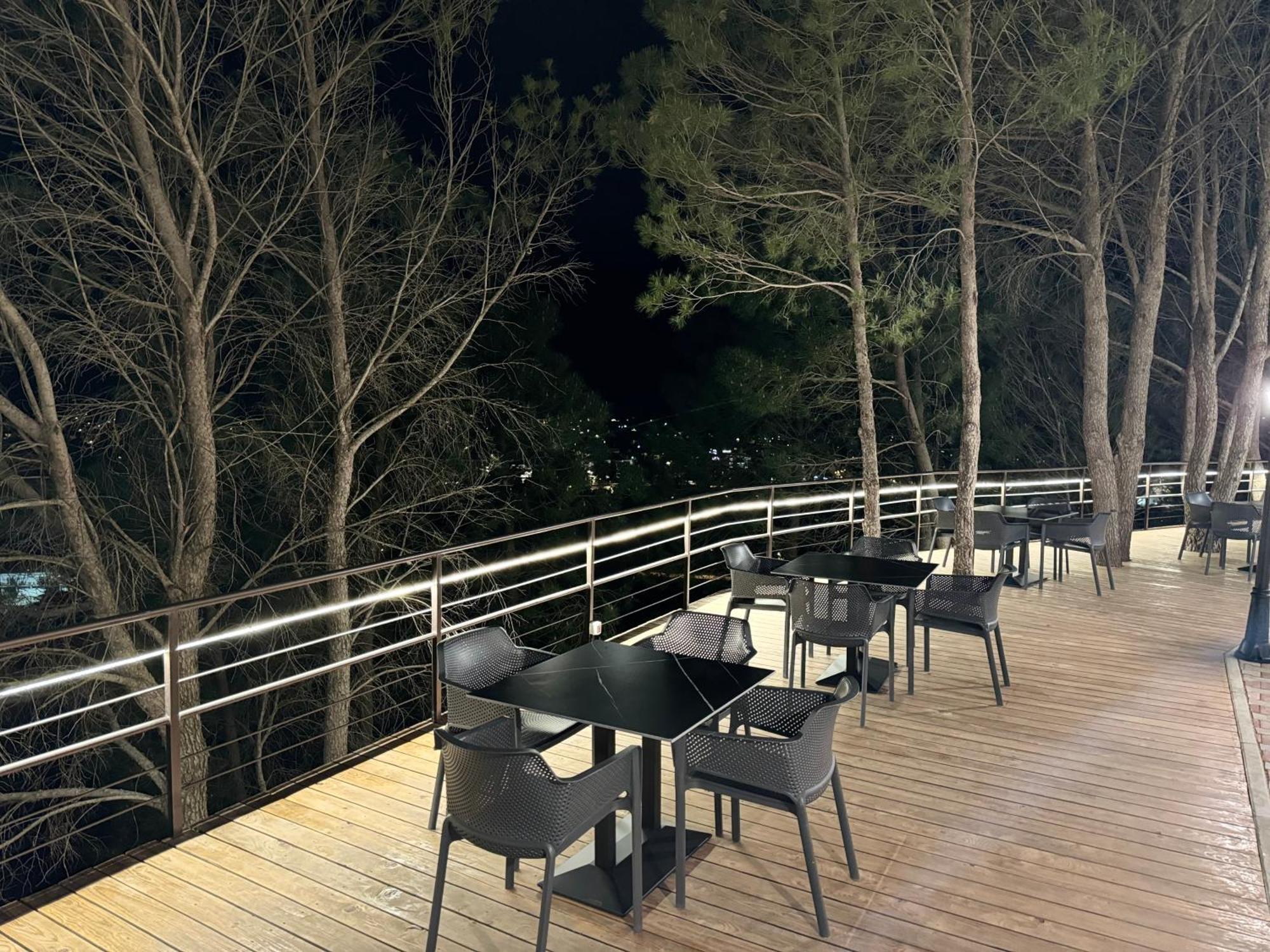 Hotel Kseal Permet Luaran gambar